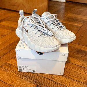 Women’s Nike Mind Sneakers